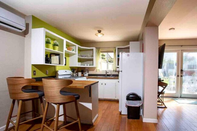 Foto del edificio - 3270 Cedar St