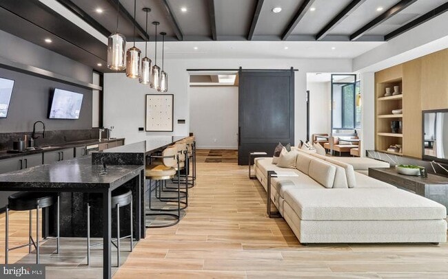 Foto del edificio - 4851 Ellin Rd