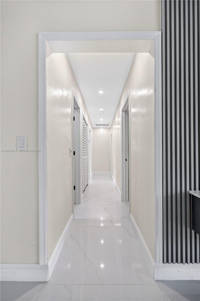 Foto del edificio - 4225 Monroe St