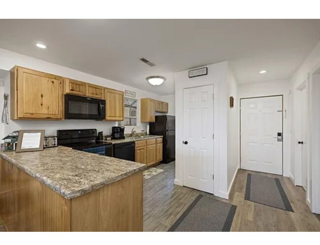 Building Photo - 38 Lantern Bay Ln