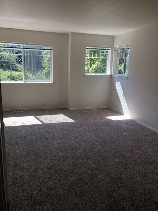 Foto del edificio - 13050 SW Creekshire Dr