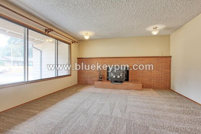Foto del edificio - 3 Bed/ 2 Bath Home Near Legacy High School and Firstenburg Community Center