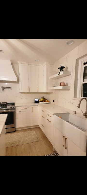 Building Photo - 6014 Hoover Ave