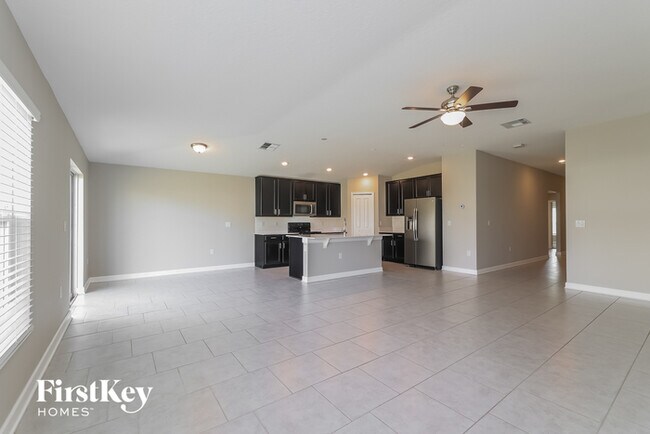 Building Photo - 208 Taft Dr