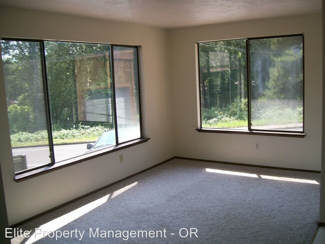 Building Photo - 2955 NW Glenridge Dr