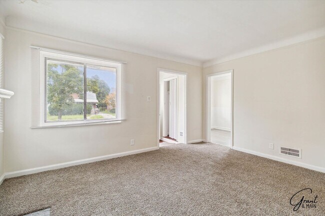 Foto del edificio - $1,300/month - 3 Bed 1 Bath in Detroit