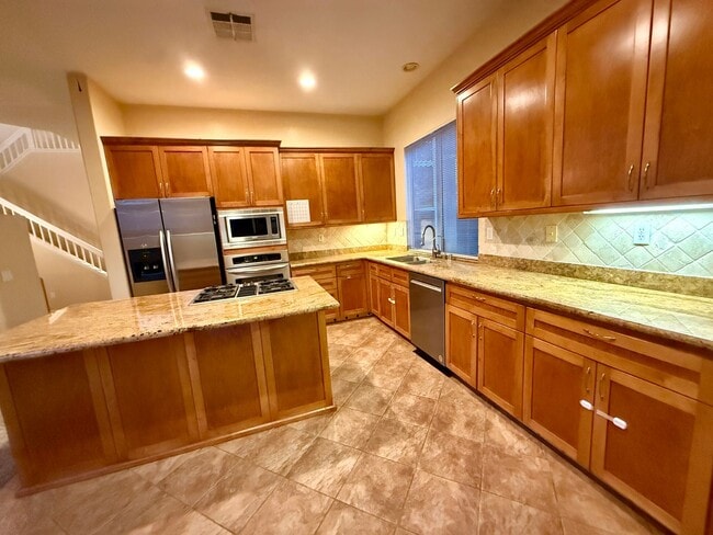 Building Photo - Scripps 3br plus loft garage yard granite kitchen TEXT 858-774-1574