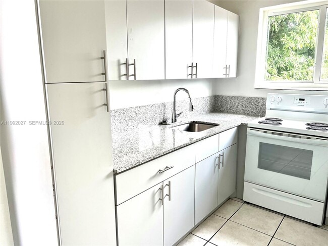 Photo - 2121 SW 4th St Apartment