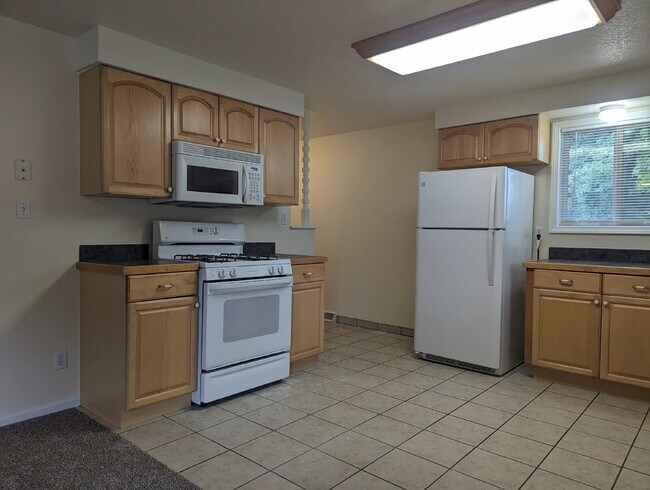 Foto del edificio - Two bedroom near Twin Peaks Golf Course!