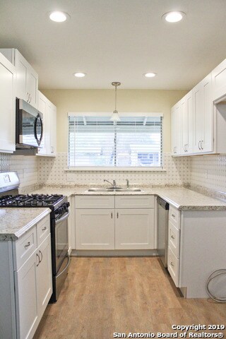 Building Photo - 4214 Diamondhead Dr