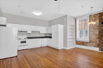 Building Photo - 206 S Garnett St