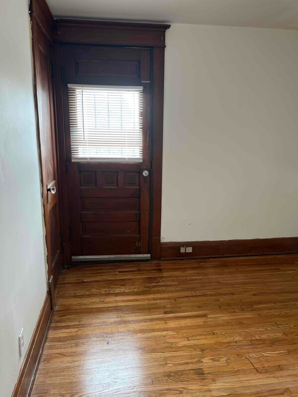 Building Photo - 31 Ruspin Ave