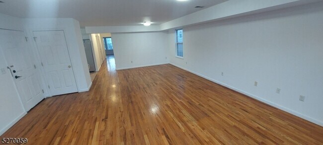 Foto del edificio - 54 Bragaw Ave