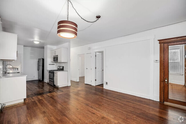 Building Photo - 218 E 50th St
