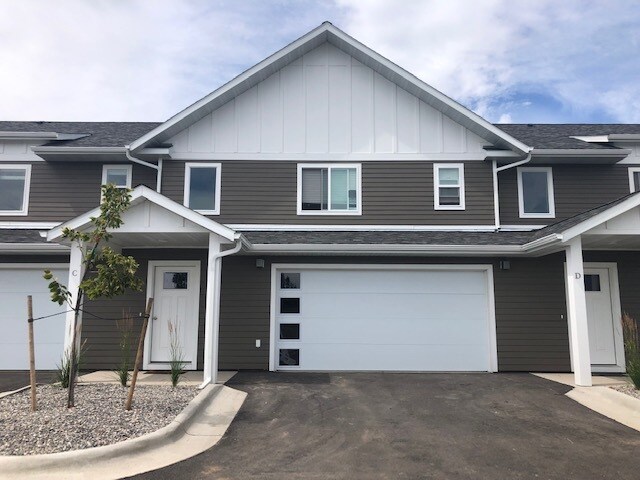 Foto principal - 3037 Catron St