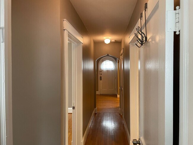 Foto del edificio - 7837 Wendover Ave