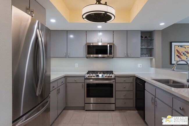 Building Photo - 385 E Via Escuela