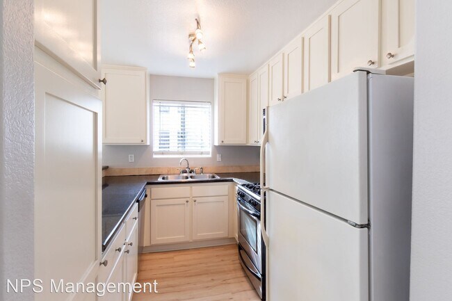 Foto del edificio - 2 br, 2 bath Apartment - 404 W 4th St 404 ...