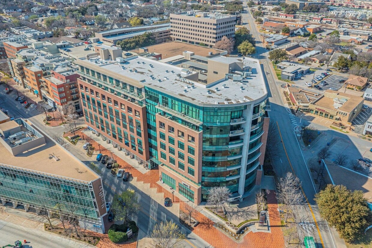 Exclusive wastside condo now available! - Exclusive wastside condo now available!