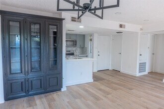 Building Photo - 3919 Fairmont Pkwy