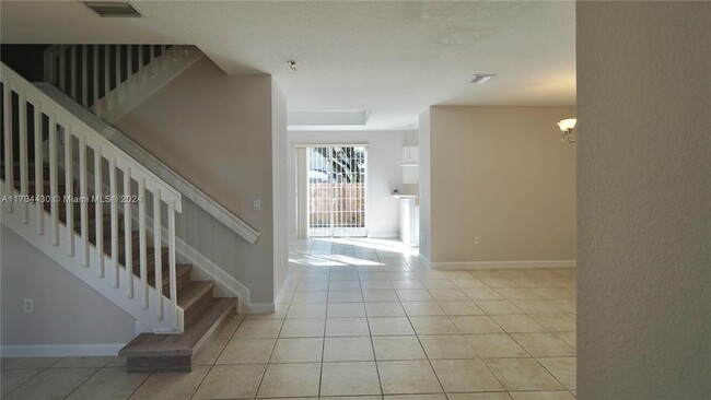 Foto del edificio - 910 SW 153rd Ct