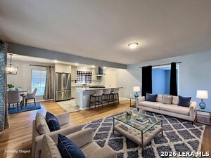 Foto del edificio - 2331 W Magnolia Ave