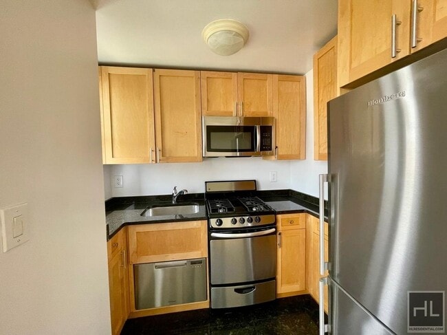 Building Photo - AMSTERDAM AVENUE