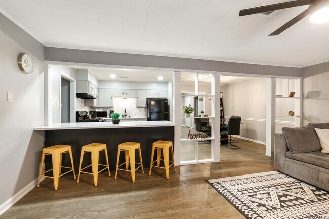 Foto del edificio - 1151 Wylie Dr