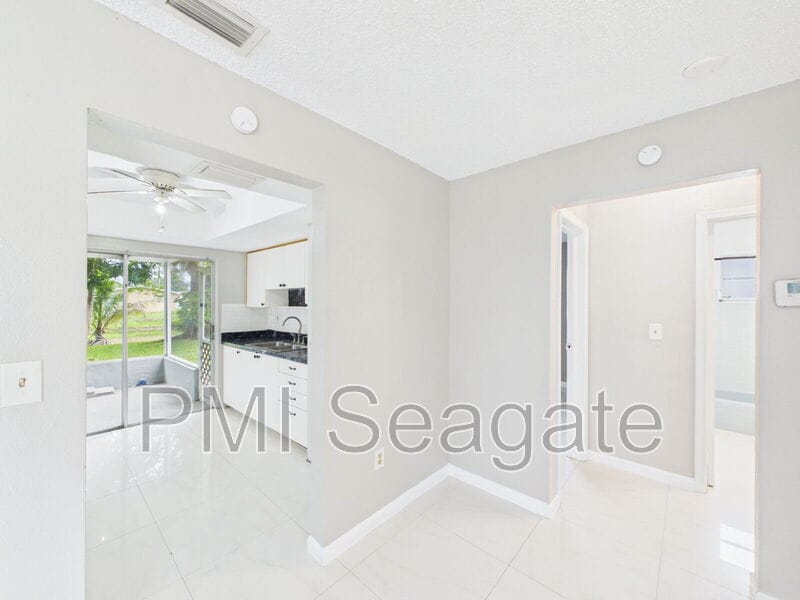 Photo - 7620 NW 21st St
