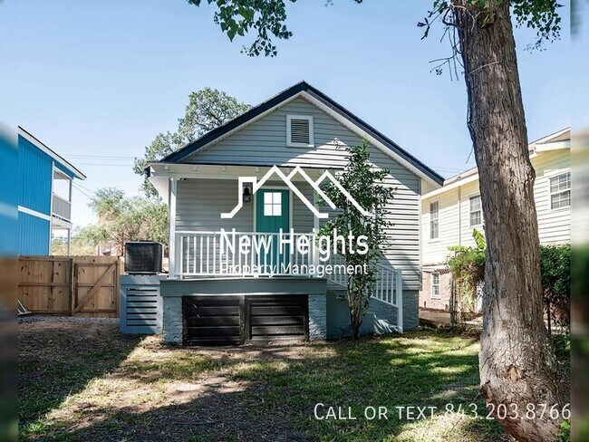 Building Photo - Traditional Home in Rutledge Green!