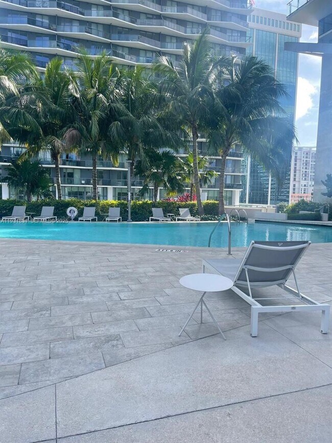 Foto del edificio - 88 SW 7th St