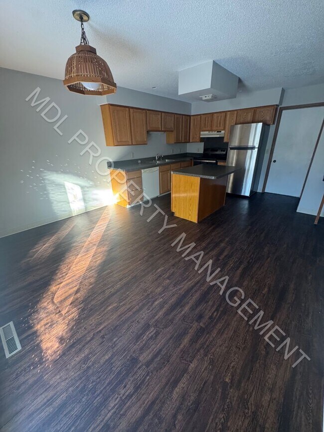 Foto del edificio - Beautiful 2 Bedroom 2.5 Bath home in Saginaw Township!