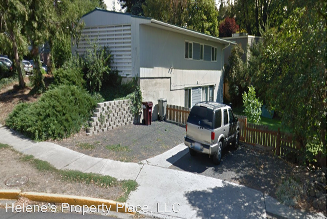 Primary Photo - 1065 NE Duncan Ln