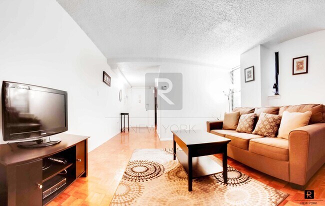 Foto del edificio - 150 W 51st St