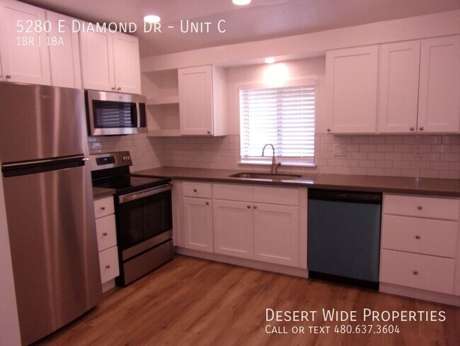 Foto del edificio - 5280 Diamond Dr
