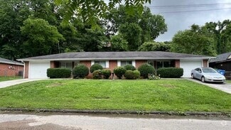Building Photo - 211 Elmwood Dr