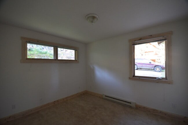 Building Photo - 781 High Point Dr.