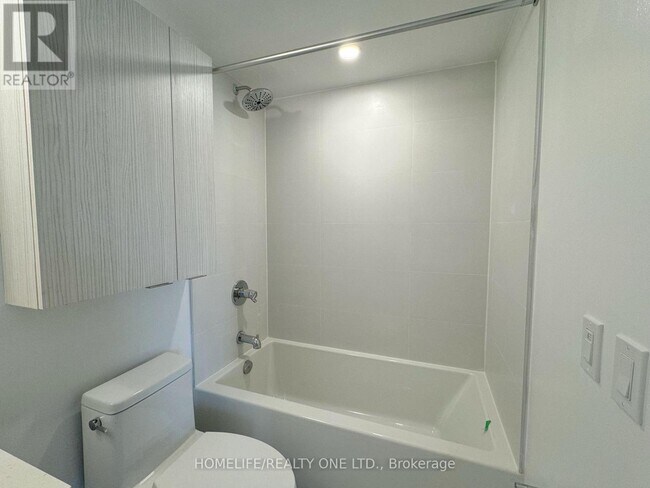 Building Photo - 176 Clonmore Dr