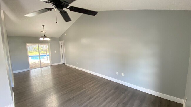 Foto del edificio - 3 Bedroom, 2 Bath POOL Home in Kissimmee!