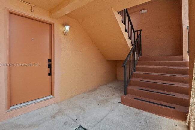 Building Photo - 7151 Miami Lakes Dr