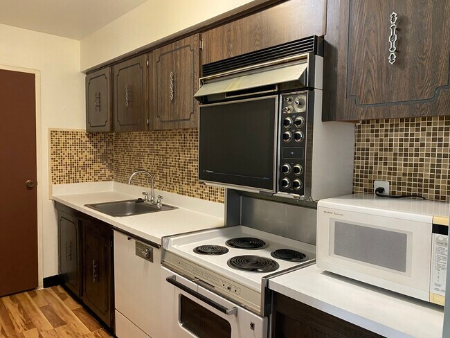 Foto del edificio - 7600 Roosevelt Blvd