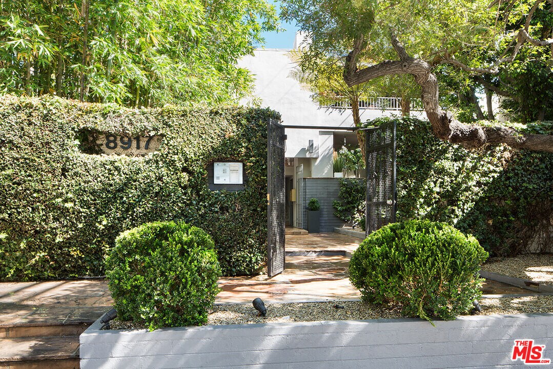 Foto principal - 8917 Cynthia St