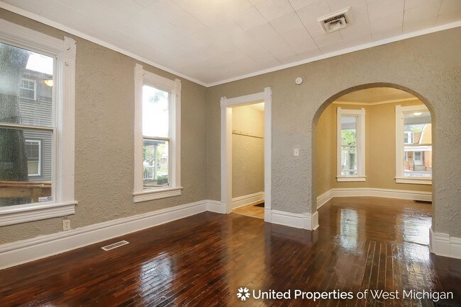 Foto del edificio - 844 Franklin St SE