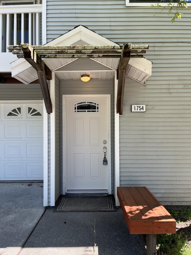 Primary Photo - 1754 Mount Olive Dr