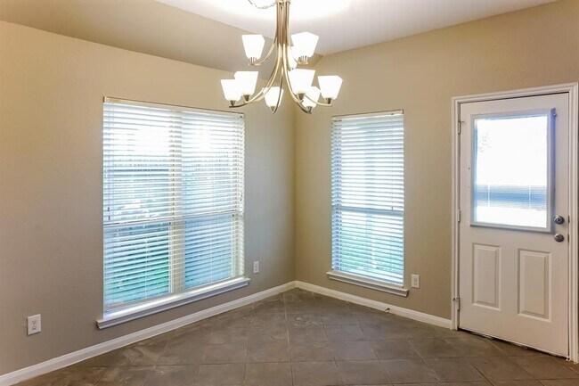 Foto del edificio - 297 Country Crossing Cir