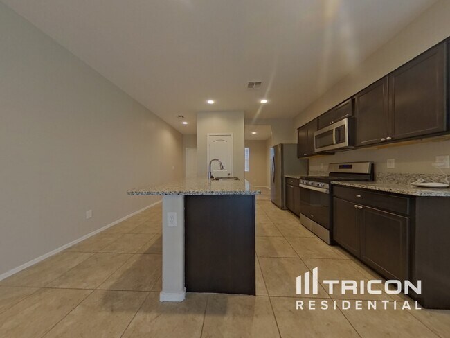 Foto del edificio - 31062 W Mulberry Dr