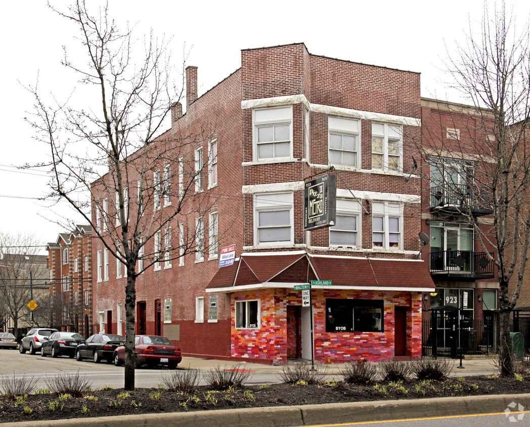 Primary Photo - 925 N Ashland Ave