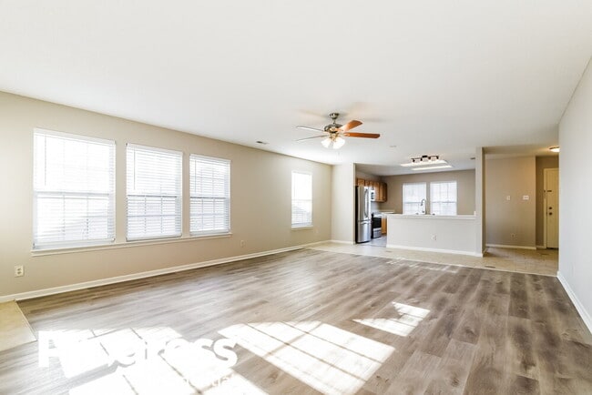 Building Photo - 2217 Westmere Dr