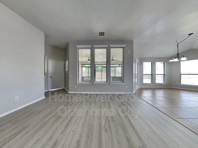 Foto del edificio - 16621 La Paloma Lane