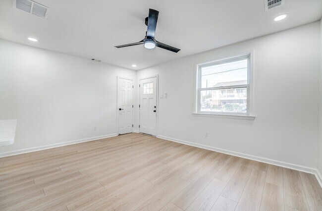 Foto del edificio - 1865 Ferber Ave